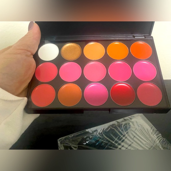 NWOT Lipstick sample - - Picture 2 of 5